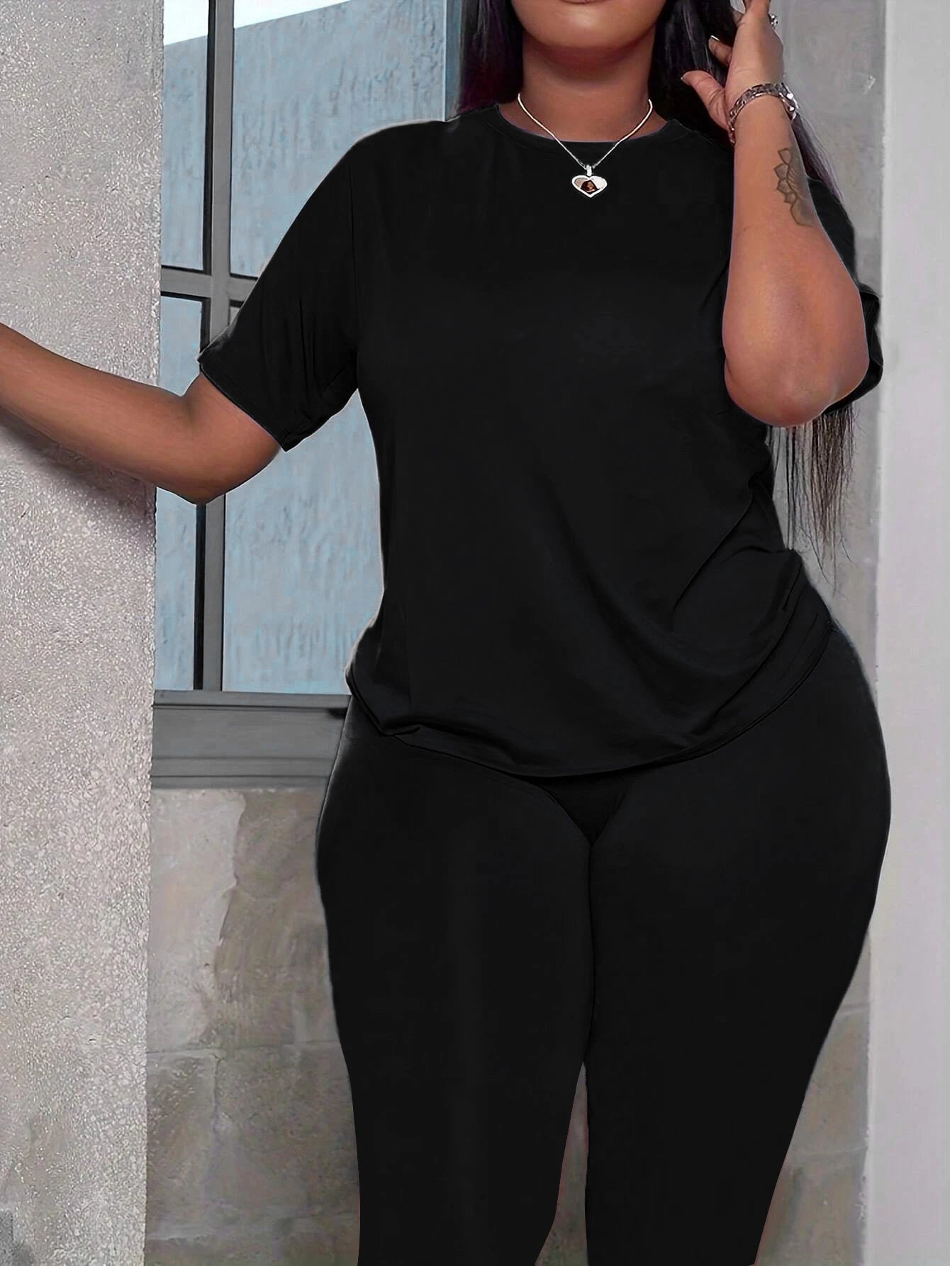 Women T-shirt Capri Leggings Set Solid Two Piece Set O-Neck Loose Comfortable Short Sleeve Soft Elastic Calf-Length Pants Suit
