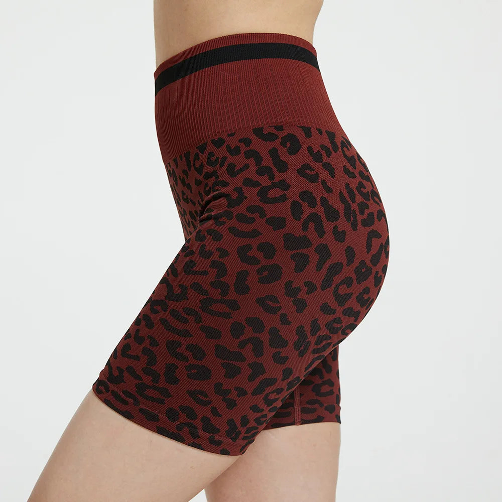 Tight Fitting High Waisted Tuck In Hip Lifting Peach Elastic Fitness Training Triple Yoga Shorts for Women