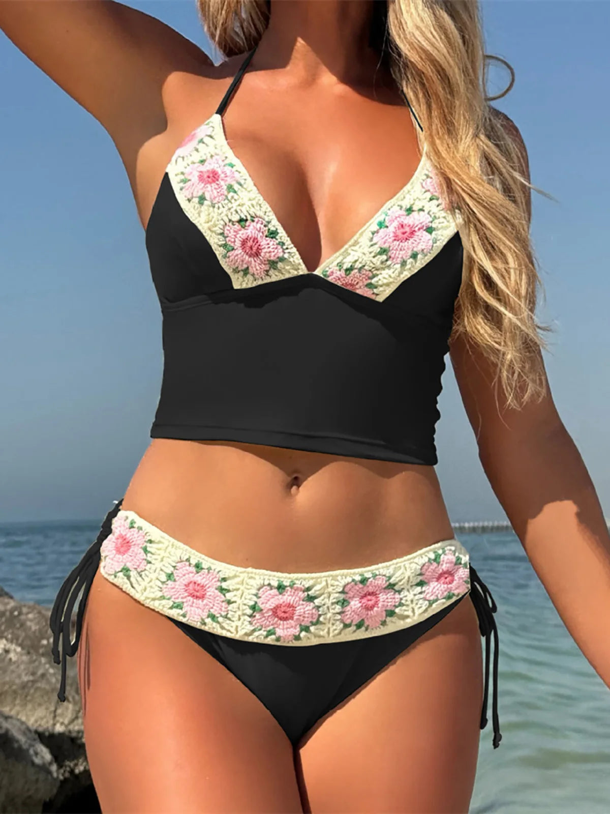 Flowers Printed V Neck Halter Bikini Female Swimsuit Women Swimwear Two-pieces Bikini set Padded Bather Bathing Suit Swim