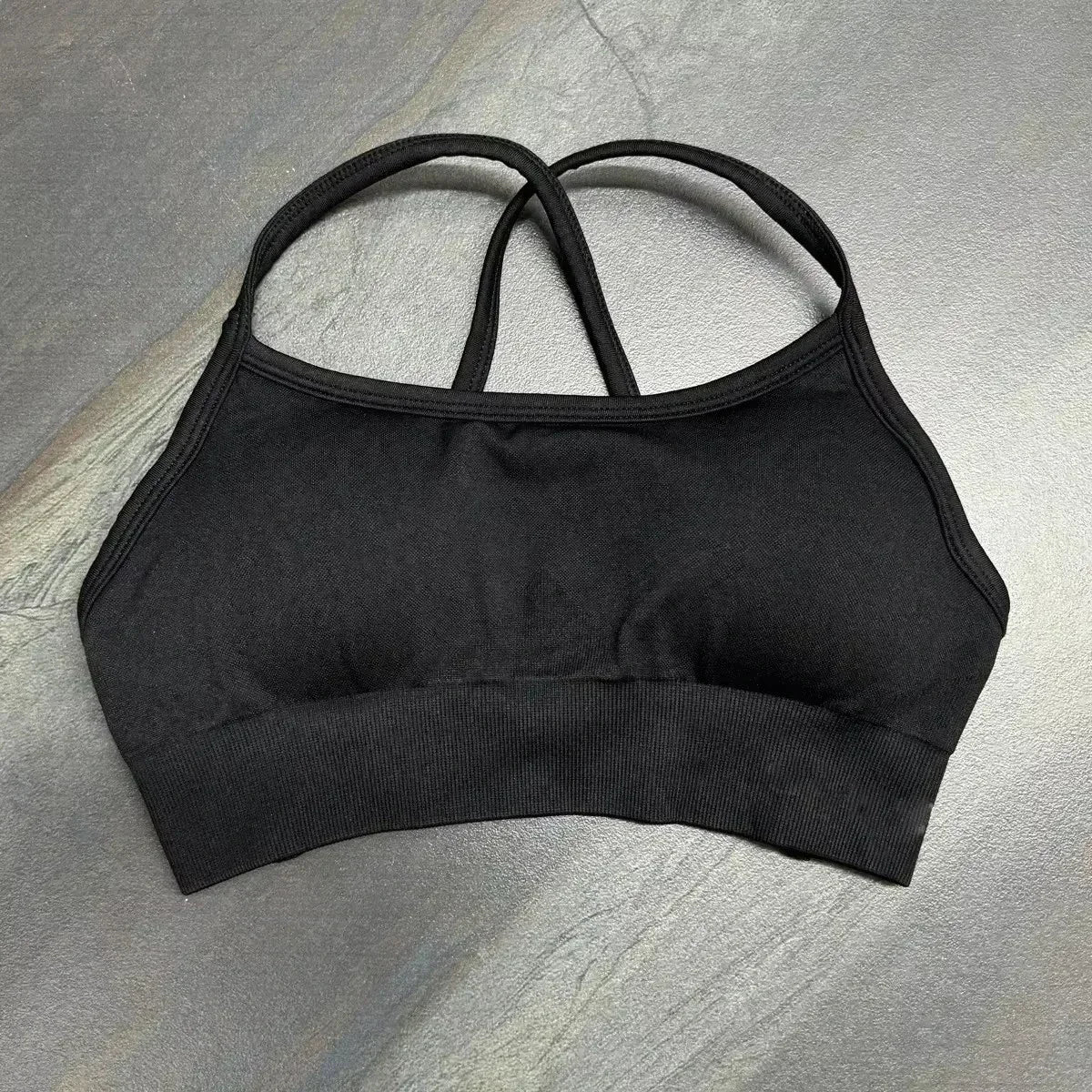 Strappy Backless Sports Bra for Women Backless Yoga Top Medium Support Strappy Gym Crop Top Stretchy Fitness Sports Top