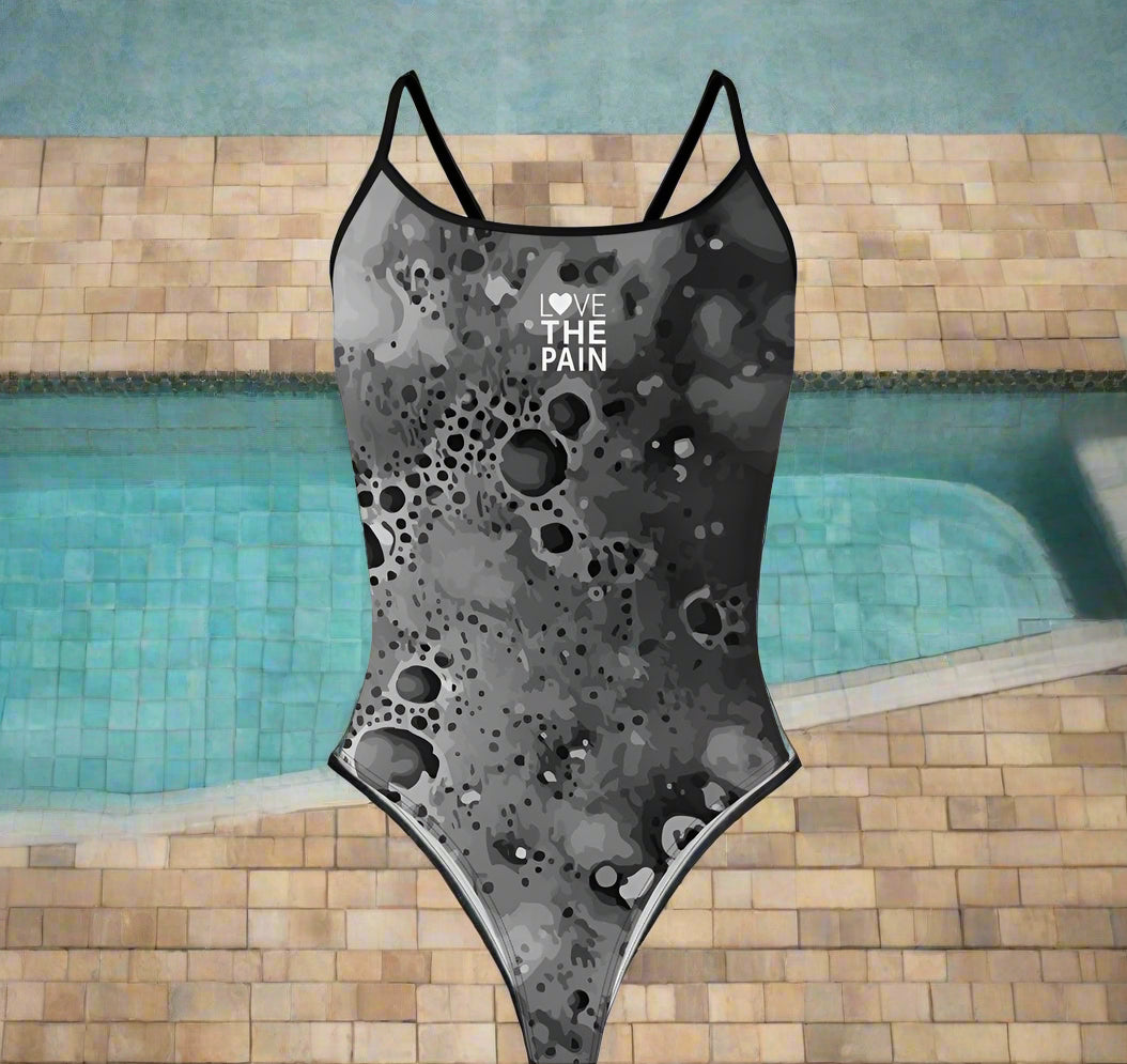 Black & White Design Love The Pain Women Swimsuit One-piece Swimwear Functional Training Swimsuit