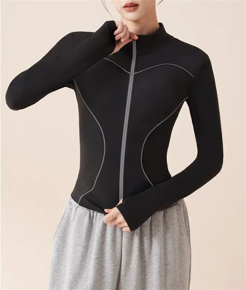 Slim Fit Yoga Jackets Reflective Stripe Safe Night Run Long Sleeve Women Sports Jackets Thumbhole Gym Tops Quick Dry