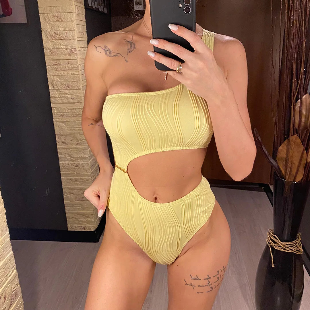 Asymmetric Cut Out Wrinkled One Piece Swimsuit Women Swimwear Female One Shoulder Padded Bather Bathing Suit Swim Lady