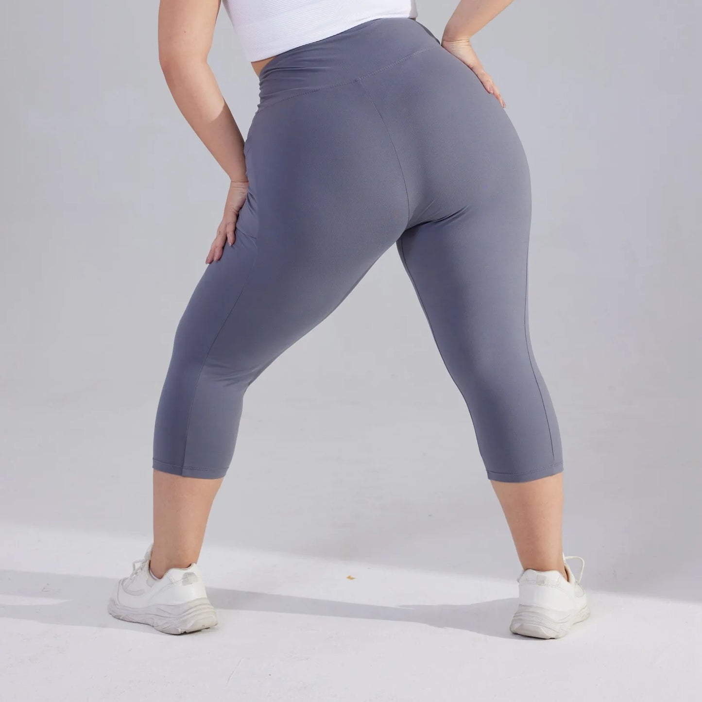 Plus size yoga pants for women Leggings fitness yoga pants with pocket summer sports cropped trousers