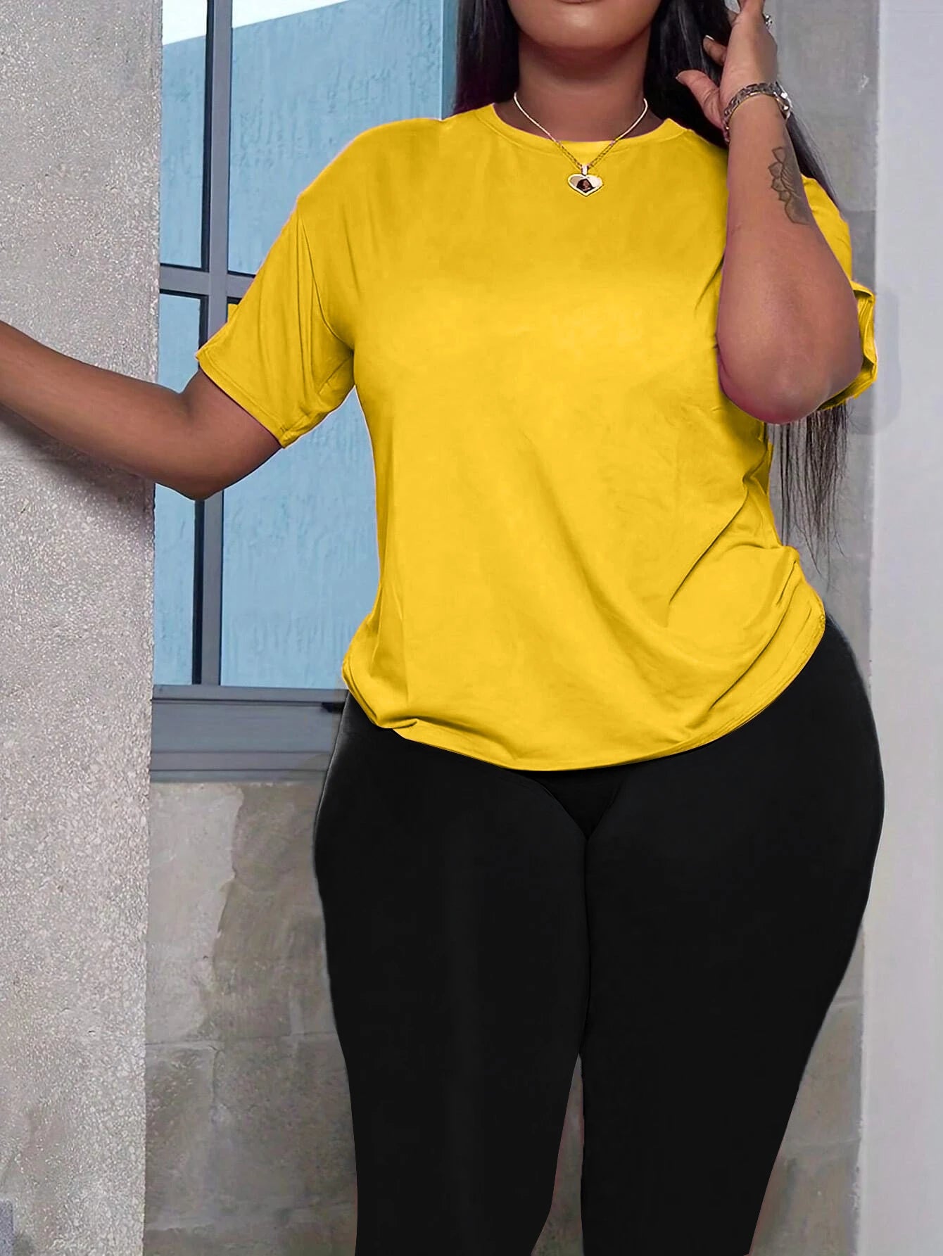 Women T-shirt Capri Leggings Set  Solid Two Piece Set O-Neck Loose Comfortable Short Sleeve Soft Elastic Calf-Length Pants Suit