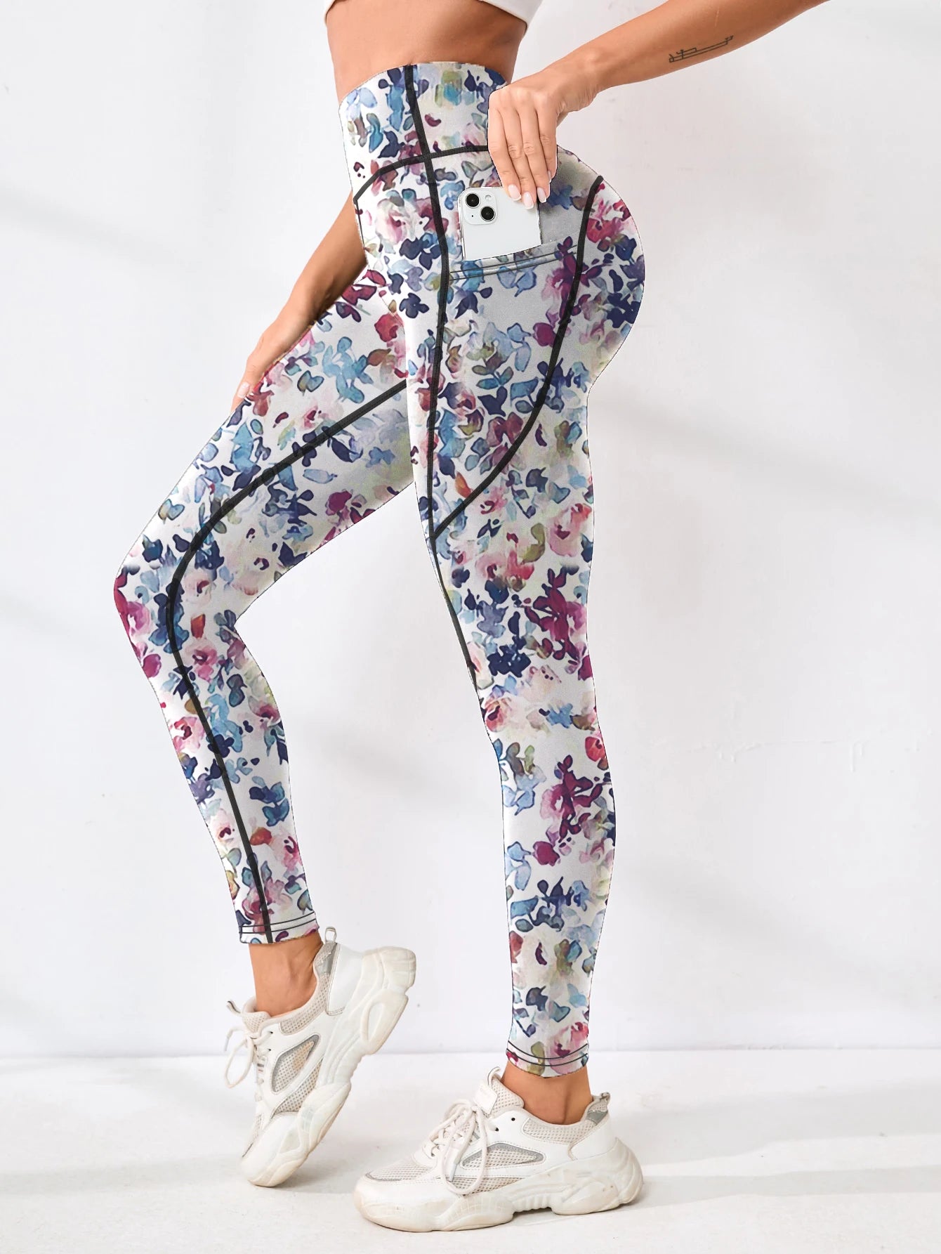 Printed women's high waistband pocket fitness pants paired with tight abdominal yoga pants, suitable for running
