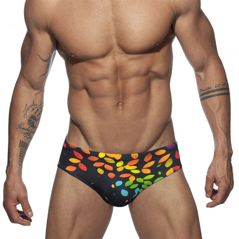 Men's Swimming Trunks Sports Bathing Briefs Close-fitting Quick-drying Beach Briefs Seaside Underwear