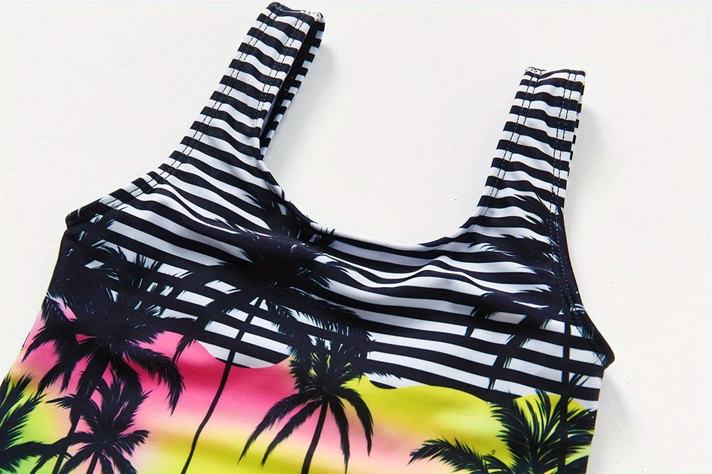 A girl's swimsuit with a fruit pattern, suitable for children aged 2-11. Chest Pad