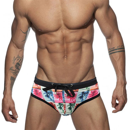 Men's Swimming Trunks Sports Bathing Briefs Close-fitting Quick-drying Beach Briefs Seaside Underwear