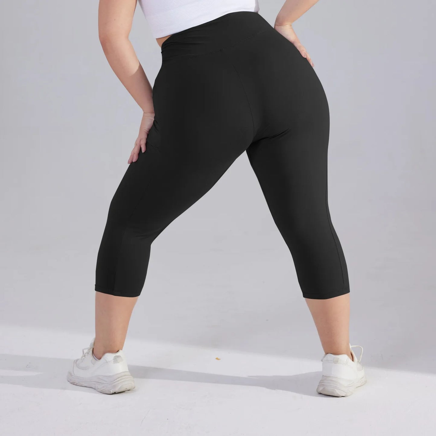 Plus size yoga pants for women Leggings fitness yoga pants with pocket summer sports cropped trousers