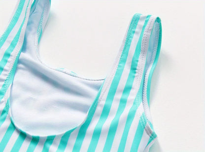 A girl's swimsuit with a fruit pattern, suitable for children aged 2-11. Chest Pad