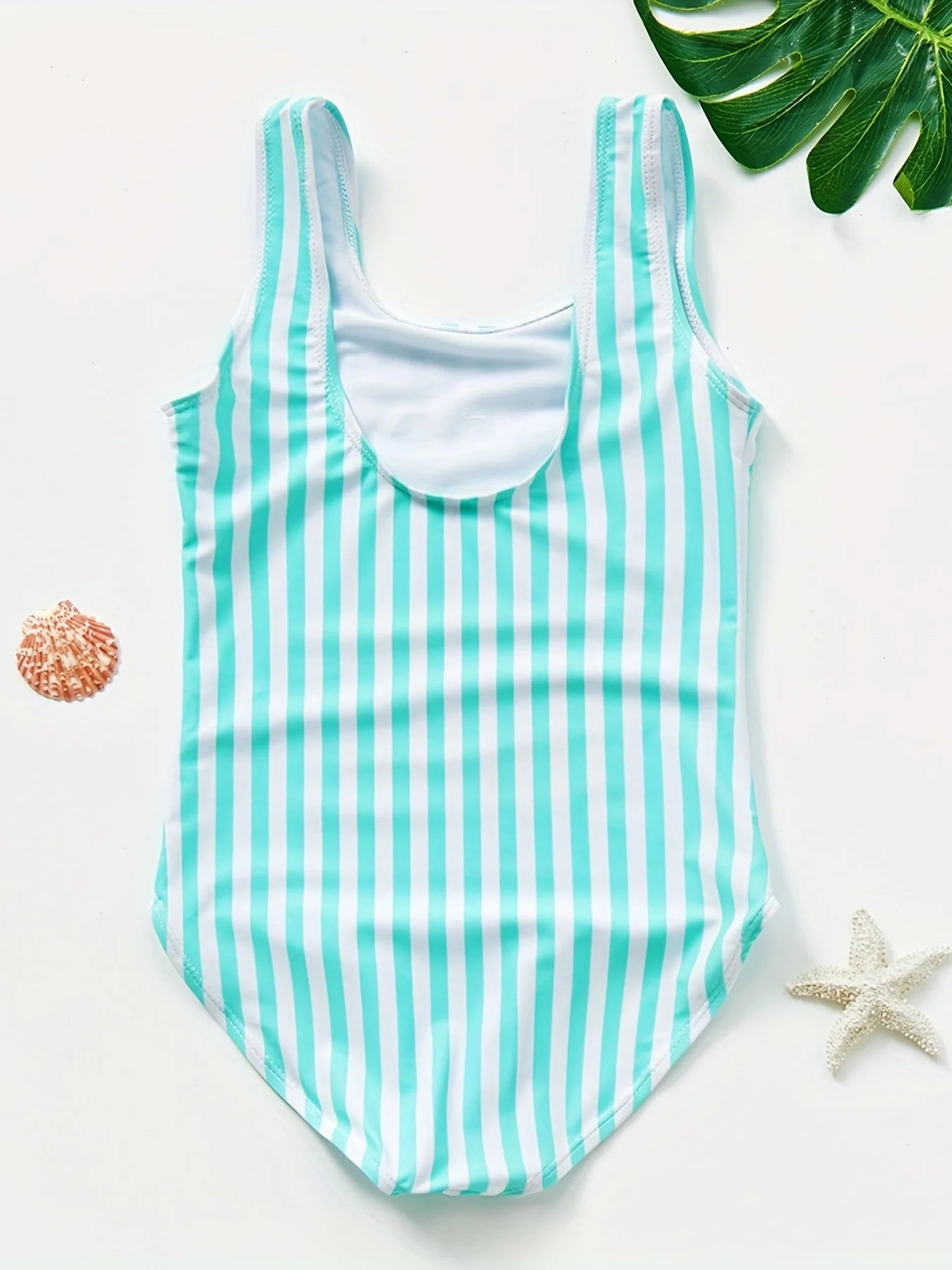 A girl's swimsuit with a fruit pattern, suitable for children aged 2-11. Chest Pad